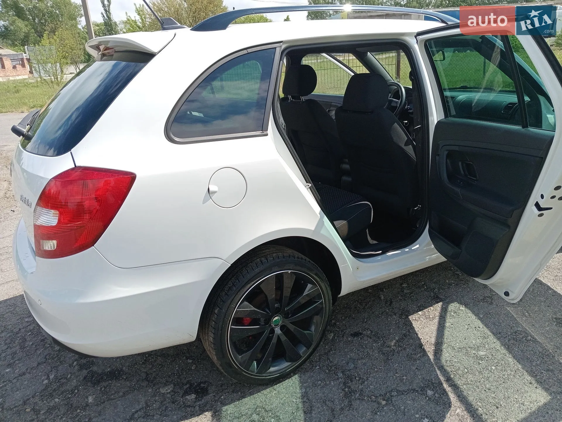 2011 Skoda Fabia - мініатюра 48