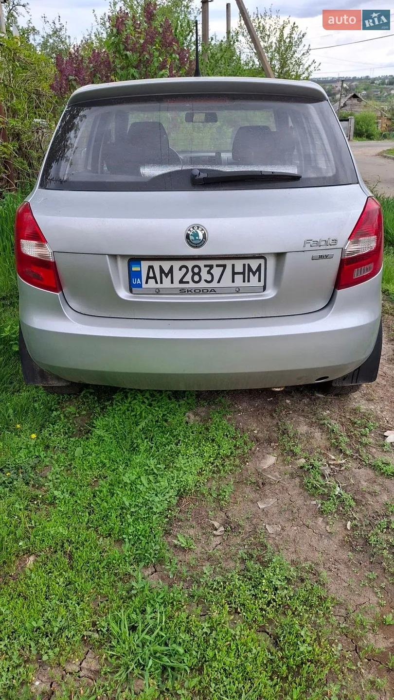 2012 Skoda Fabia - мініатюра 8