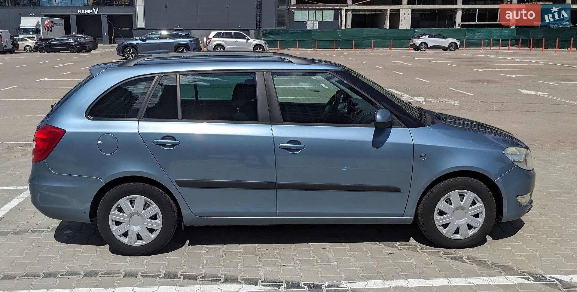 2010 Skoda Fabia - мініатюра 3