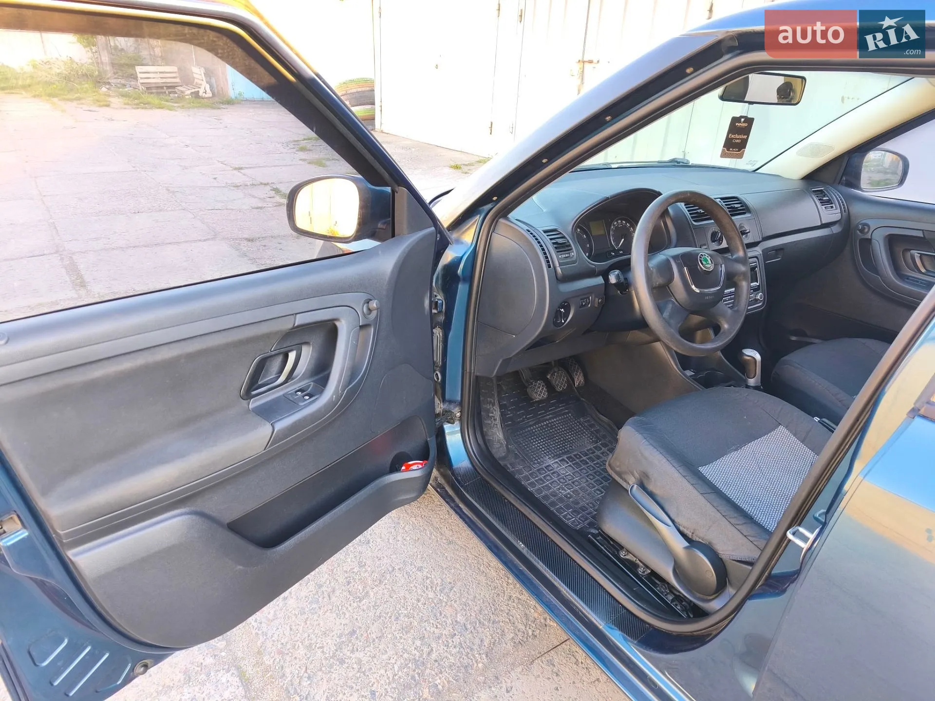 2011 Skoda Fabia - мініатюра 9