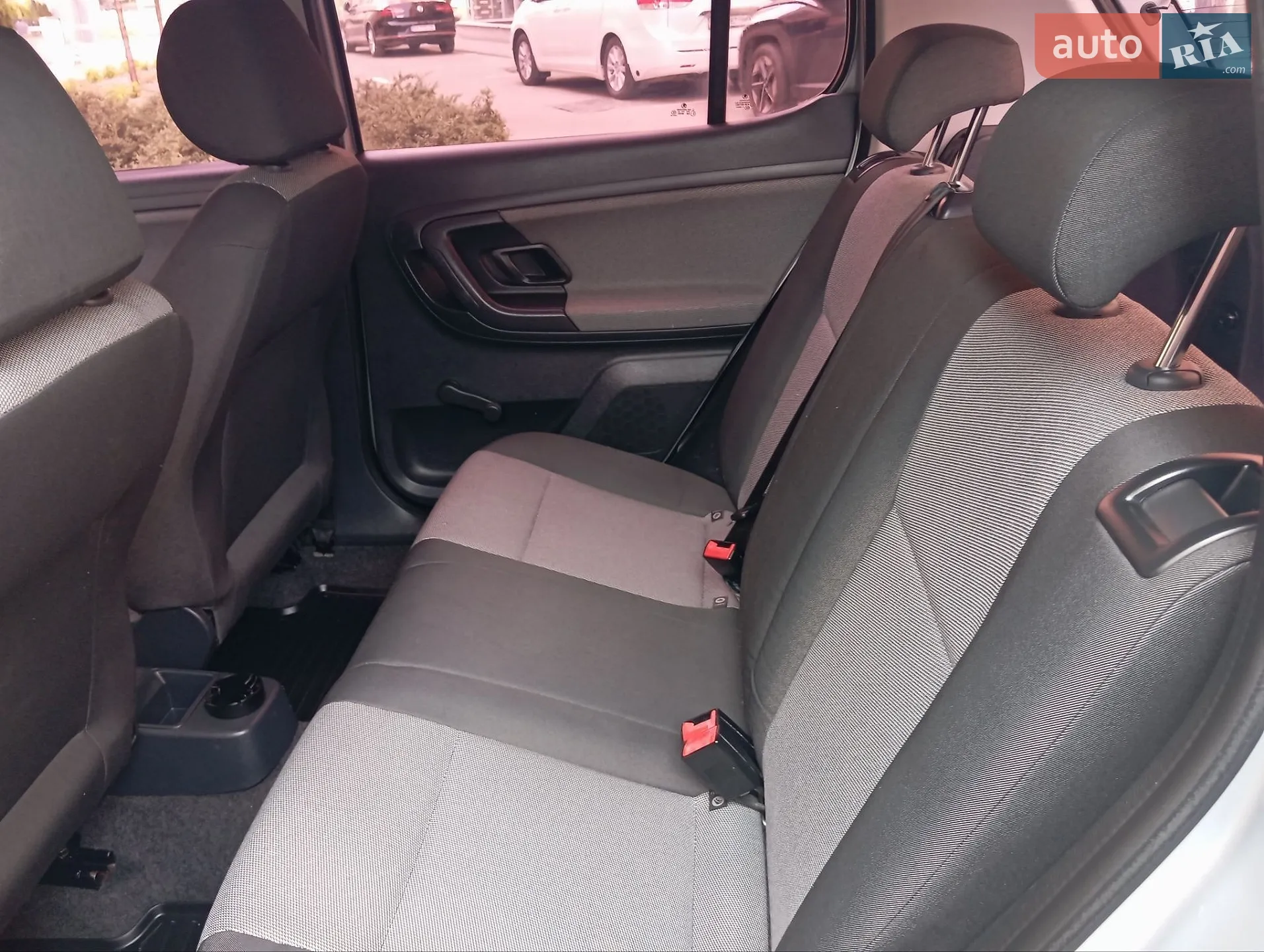2012 Skoda Fabia - мініатюра 27