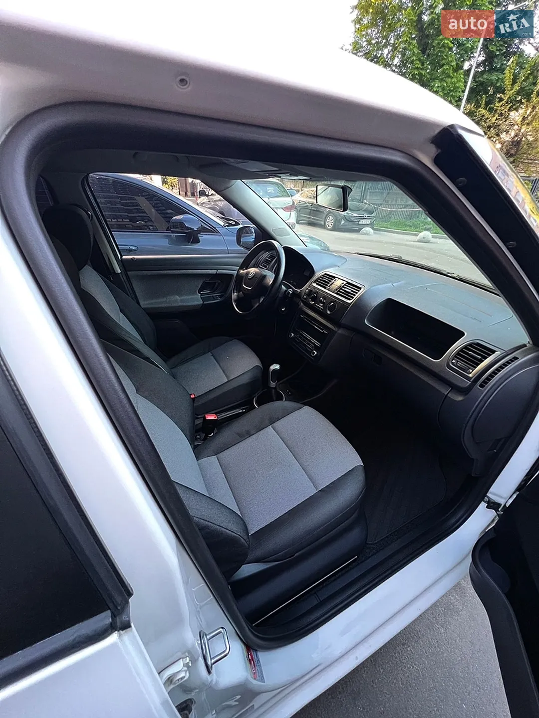 2012 Skoda Fabia - мініатюра 8