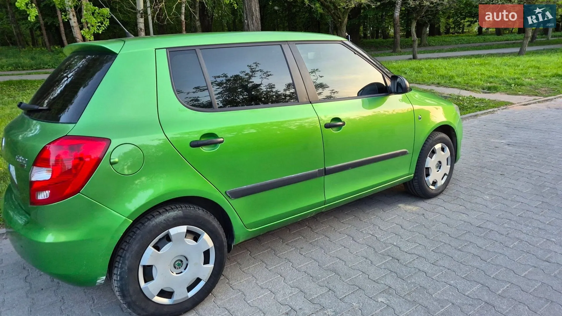 2010 Skoda Fabia - мініатюра 3