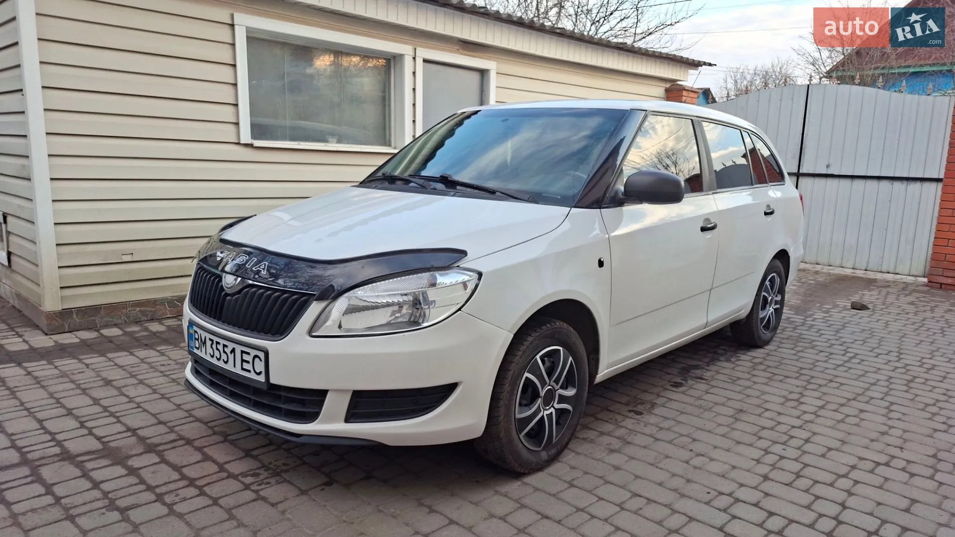 2010 Skoda Fabia - мініатюра 2