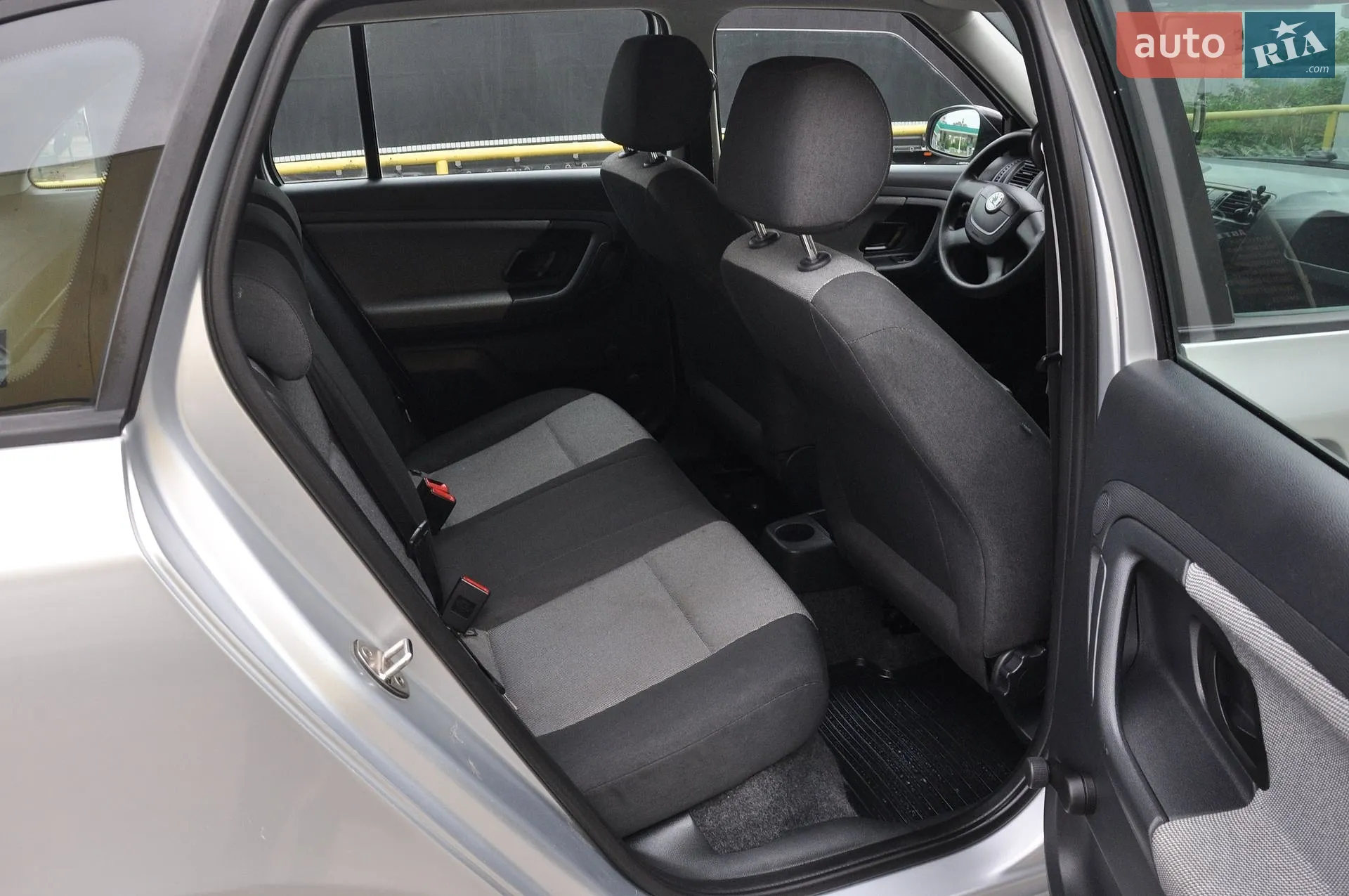 2011 Skoda Fabia - мініатюра 27