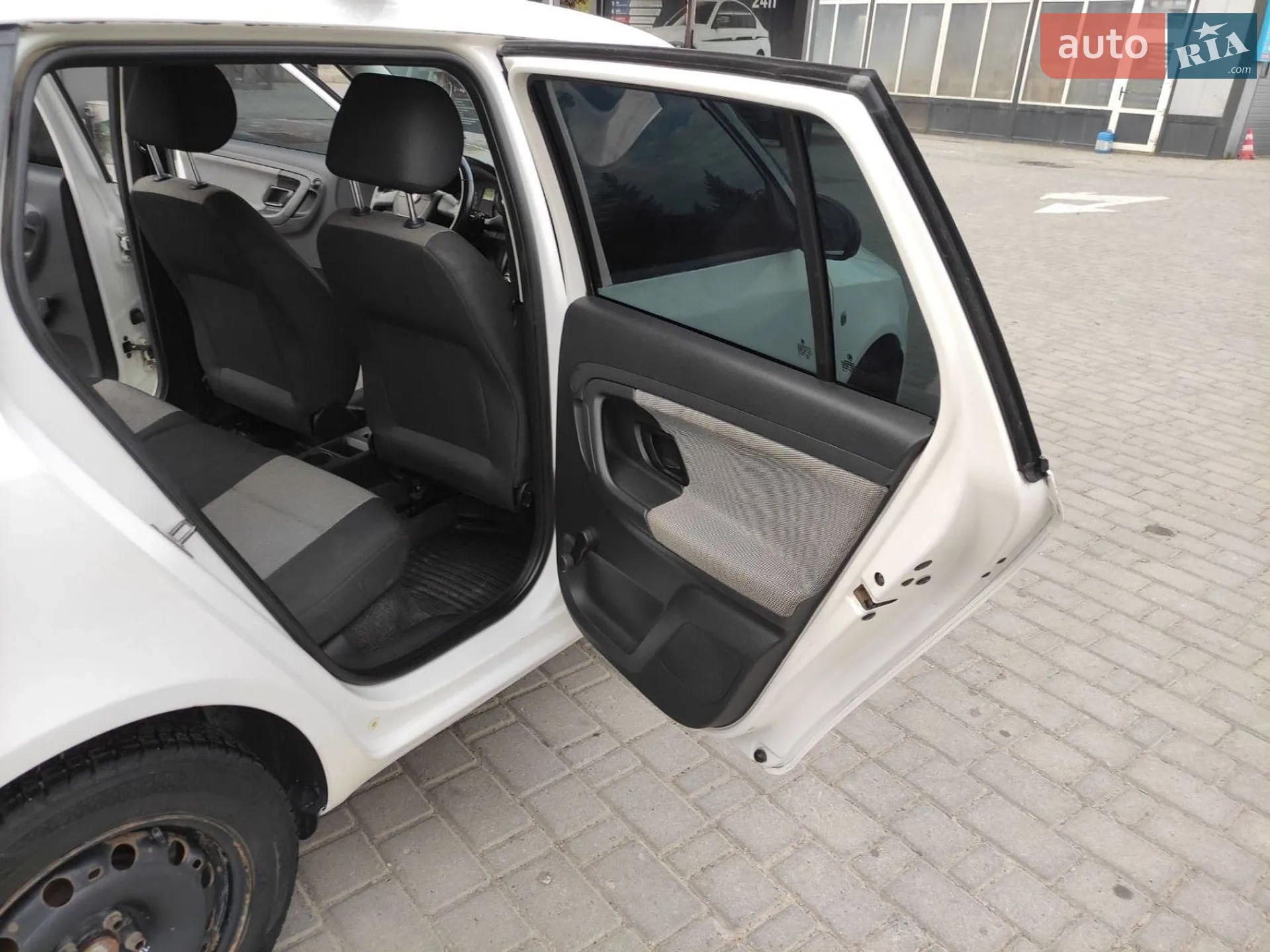 2010 Skoda Fabia - мініатюра 20