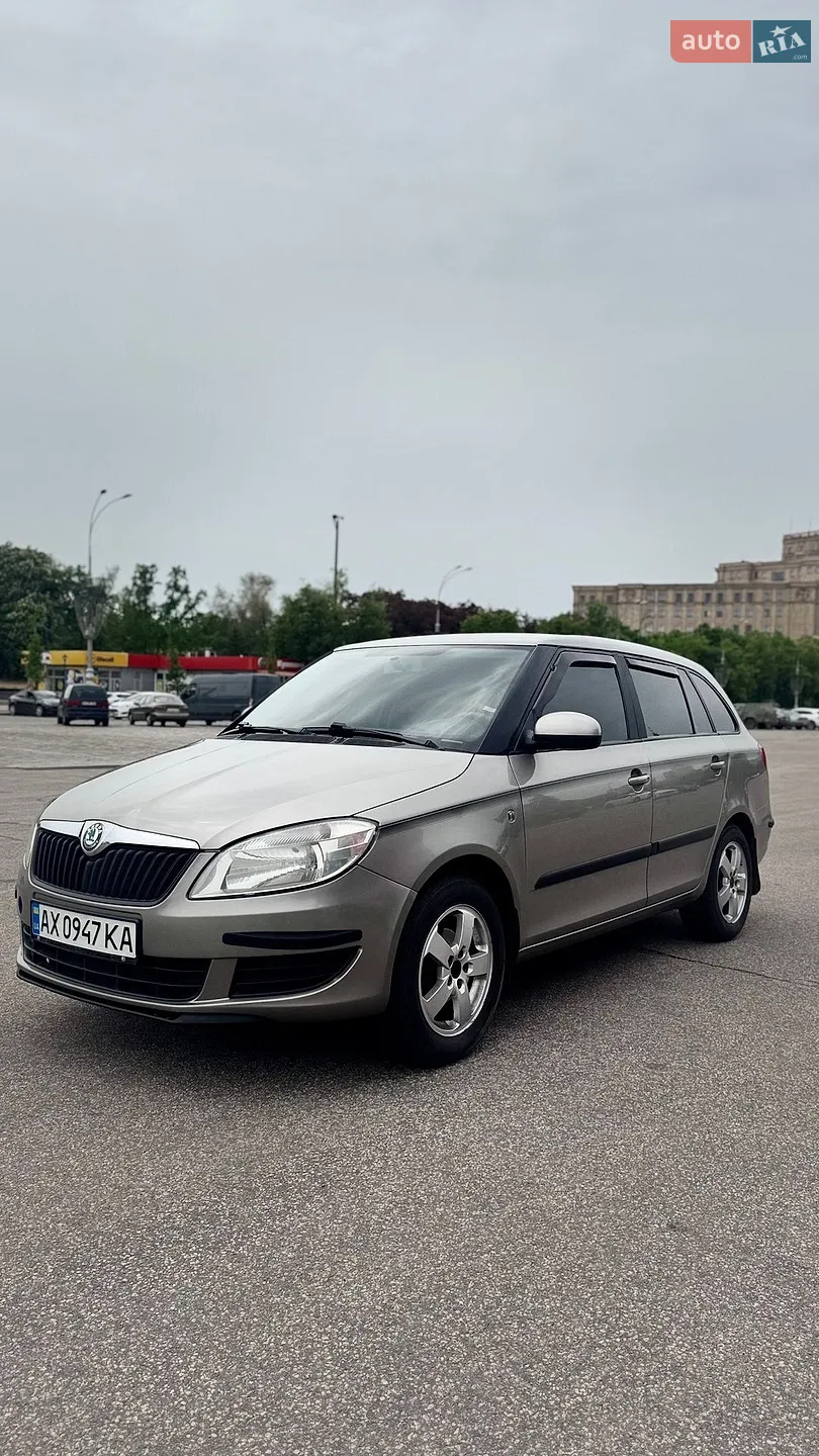 2012 Skoda Fabia - мініатюра 2