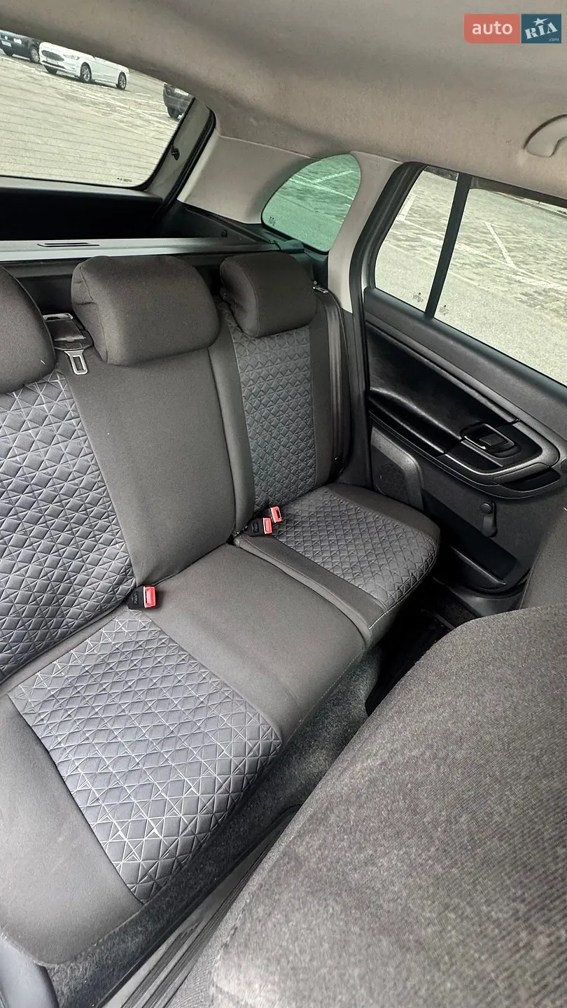 2012 Skoda Fabia - мініатюра 9