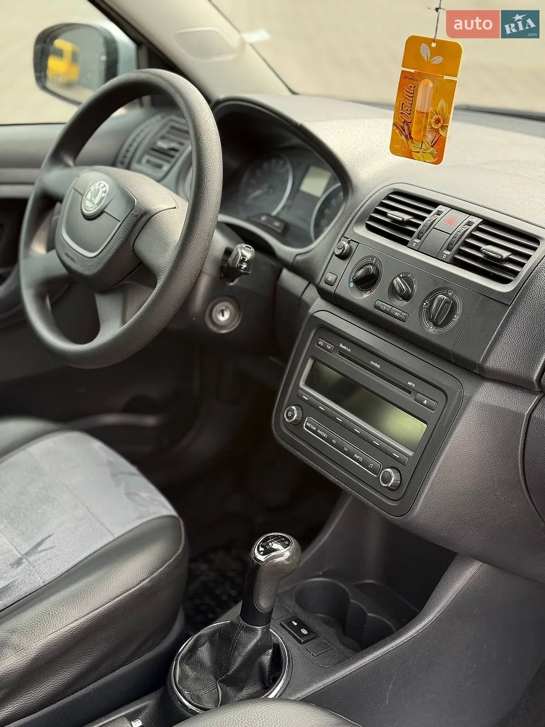 2011 Skoda Fabia - мініатюра 8