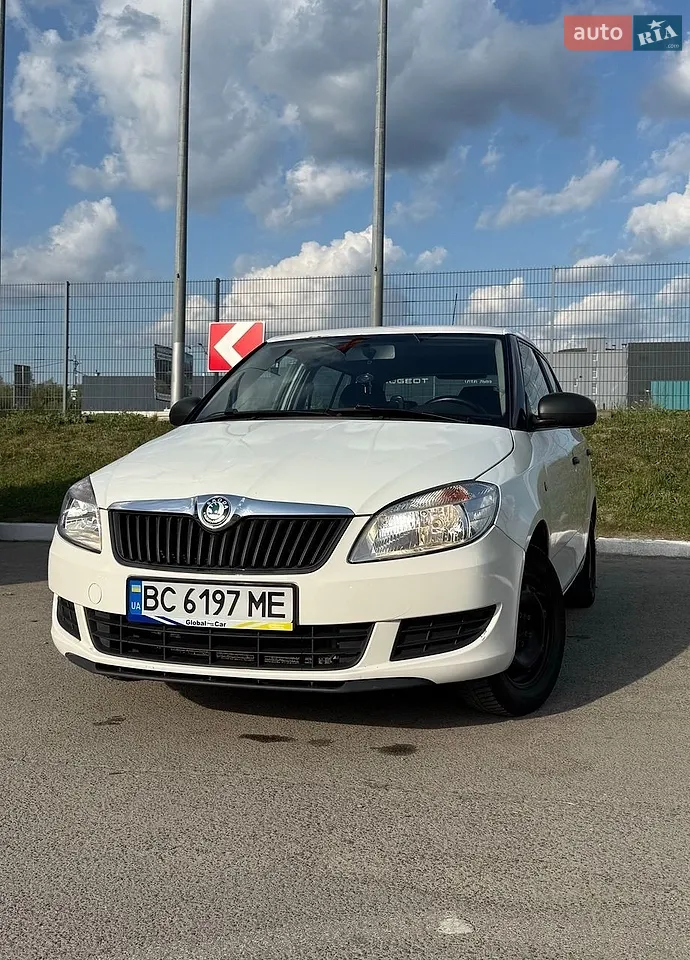 2011 Skoda Fabia - мініатюра 10