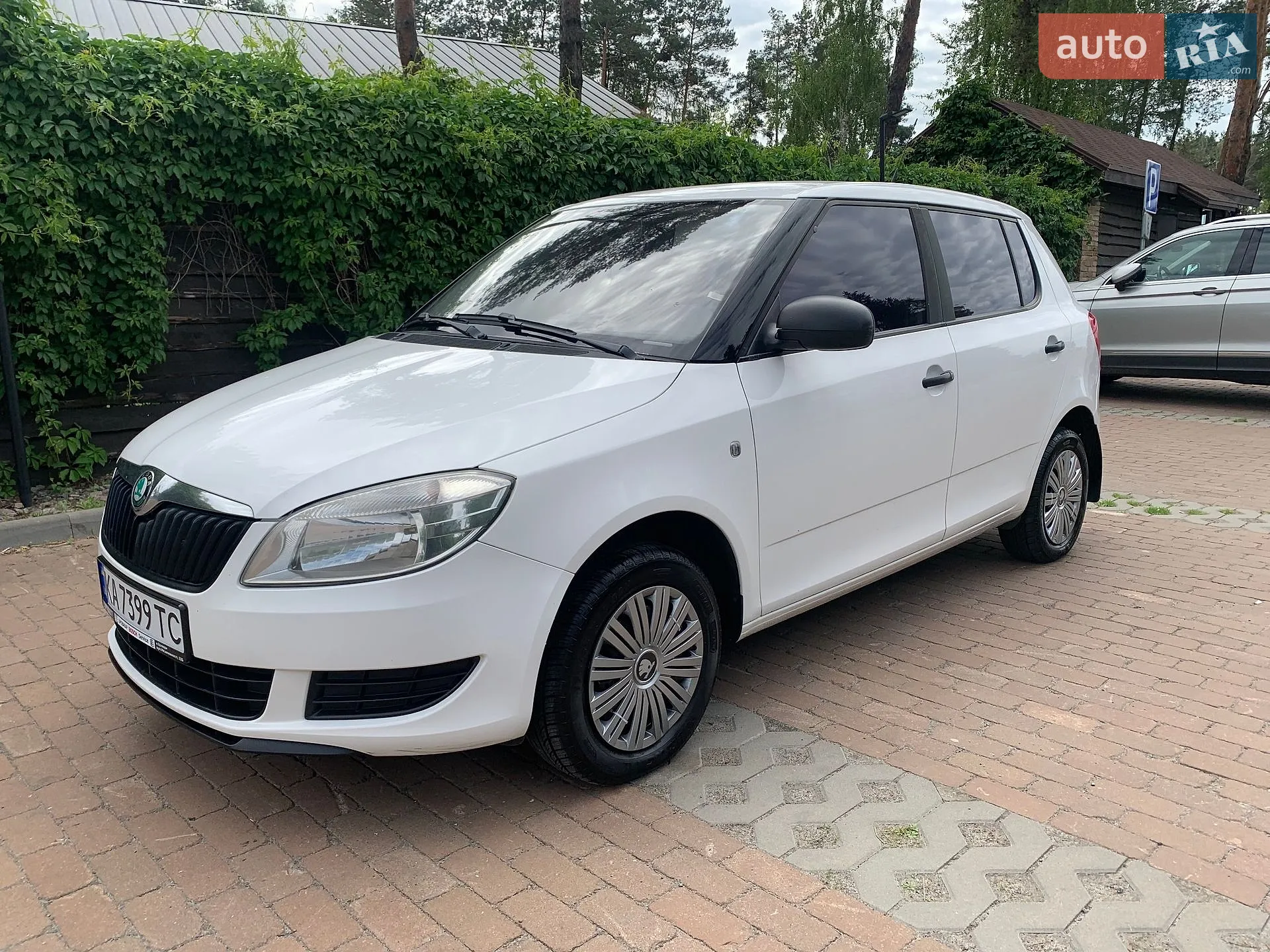 2011 Skoda Fabia - мініатюра 3
