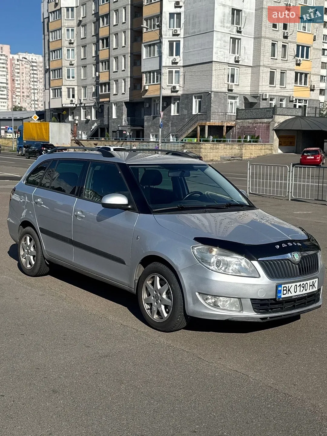 2010 Skoda Fabia - мініатюра 2