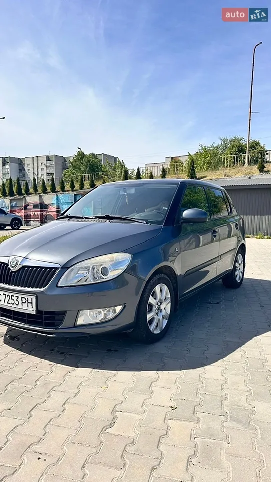 2011 Skoda Fabia - мініатюра 38
