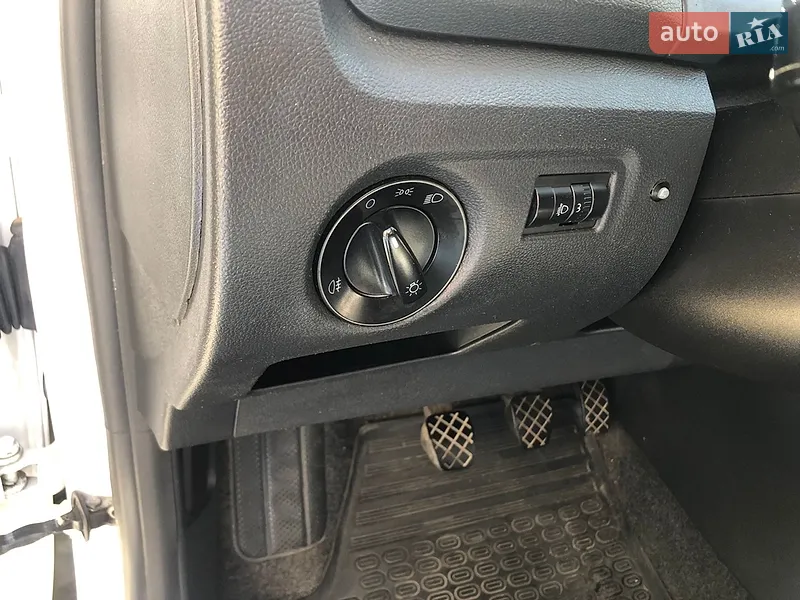Skoda Fabia 2013 VIN TMB1SB5J3E3072585 фото оголошення 17 з 61