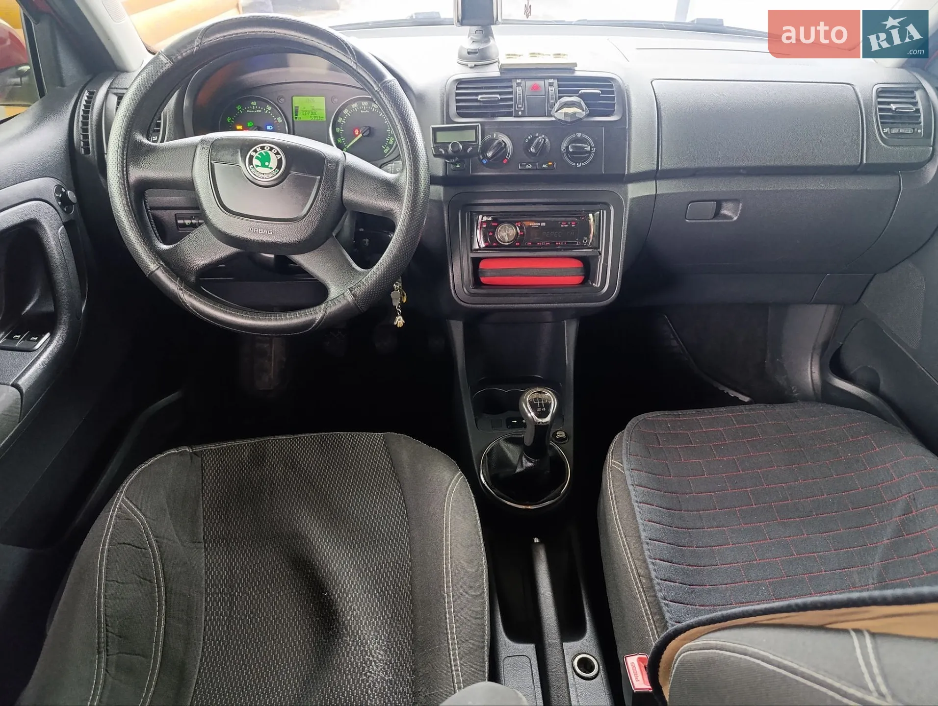 2011 Skoda Fabia - мініатюра 5