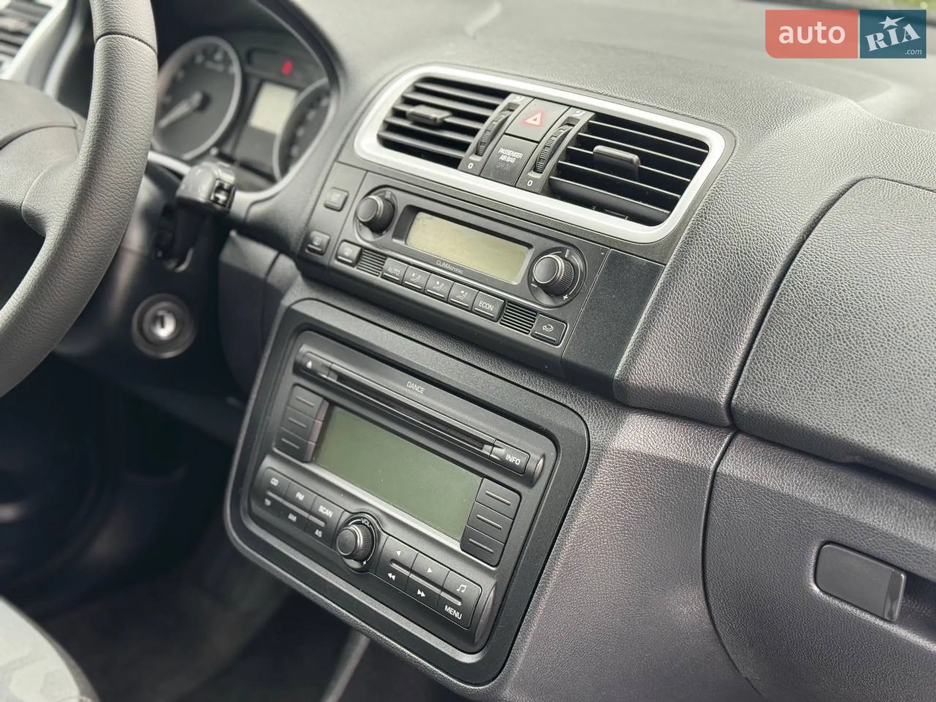 2010 Skoda Fabia - мініатюра 8