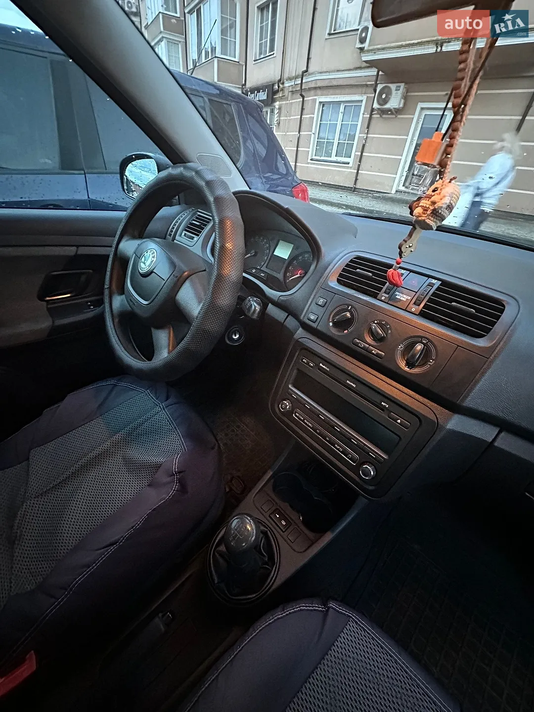 2011 Skoda Fabia - мініатюра 6