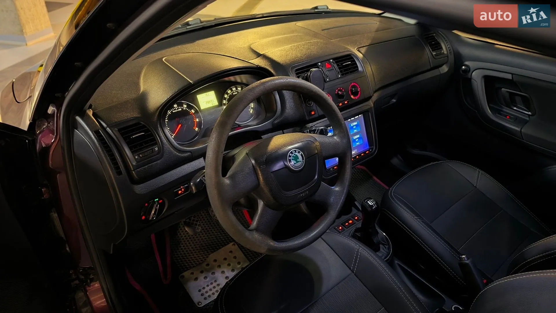 2011 Skoda Fabia - мініатюра 12