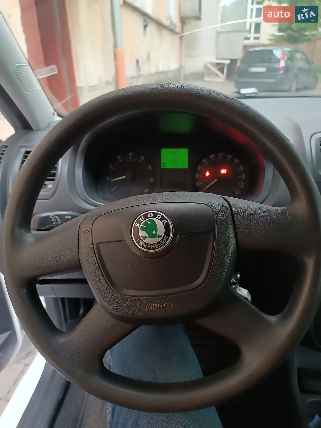 2011 Skoda Fabia - мініатюра 8