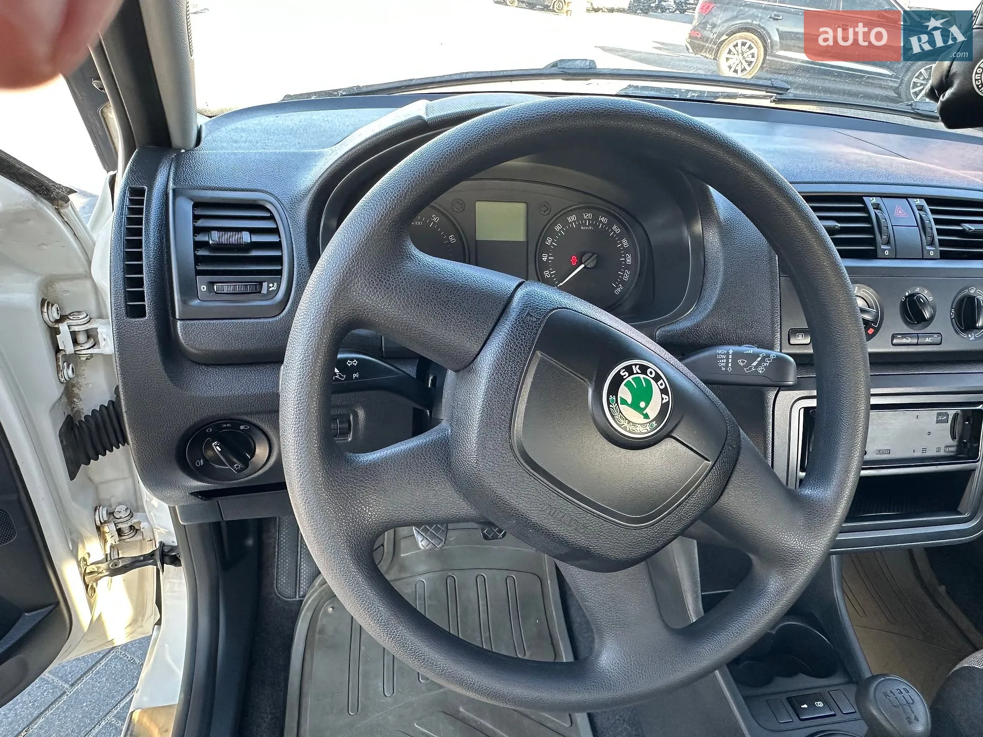 2011 Skoda Fabia - мініатюра 12