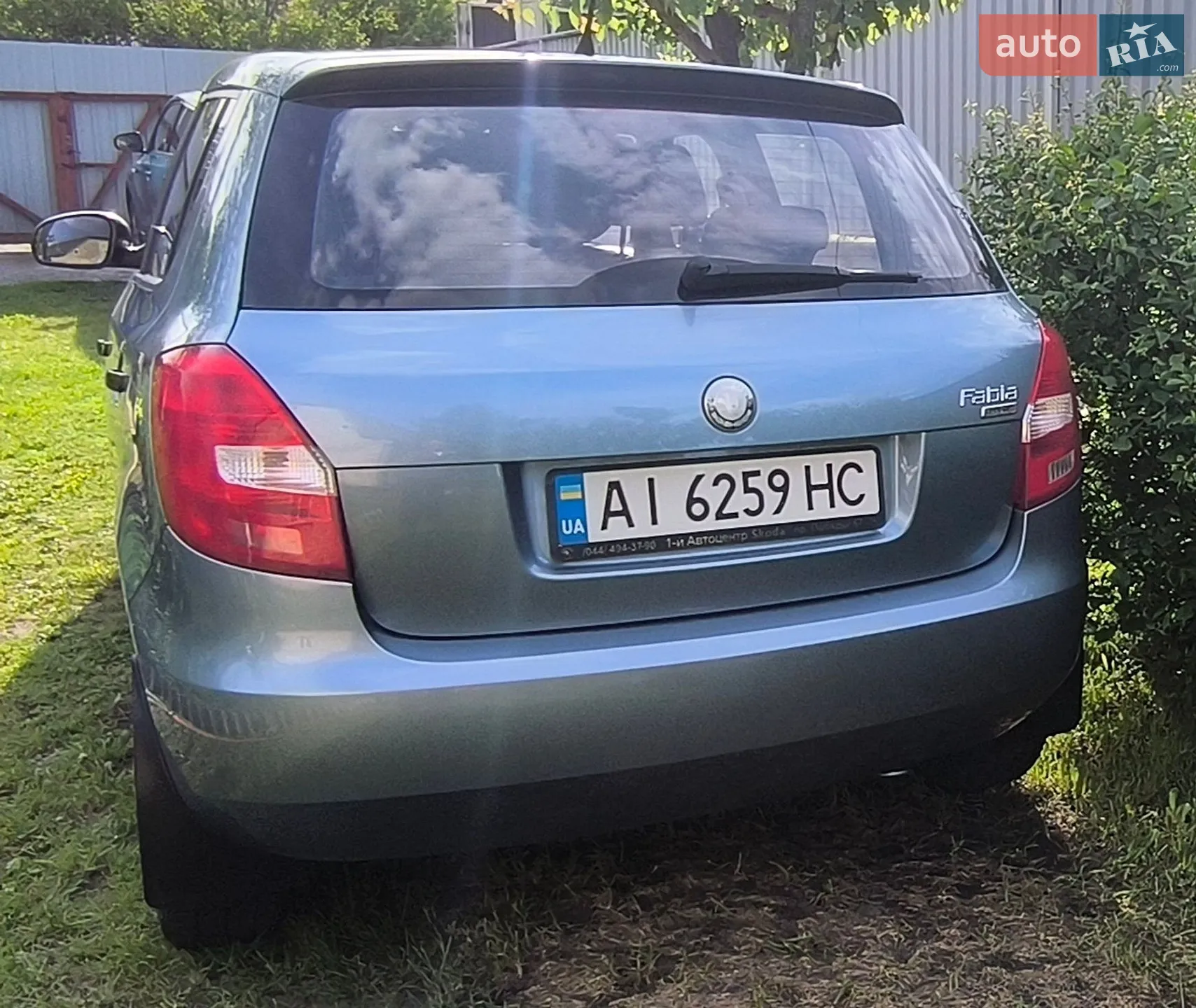 2010 Skoda Fabia - мініатюра 2