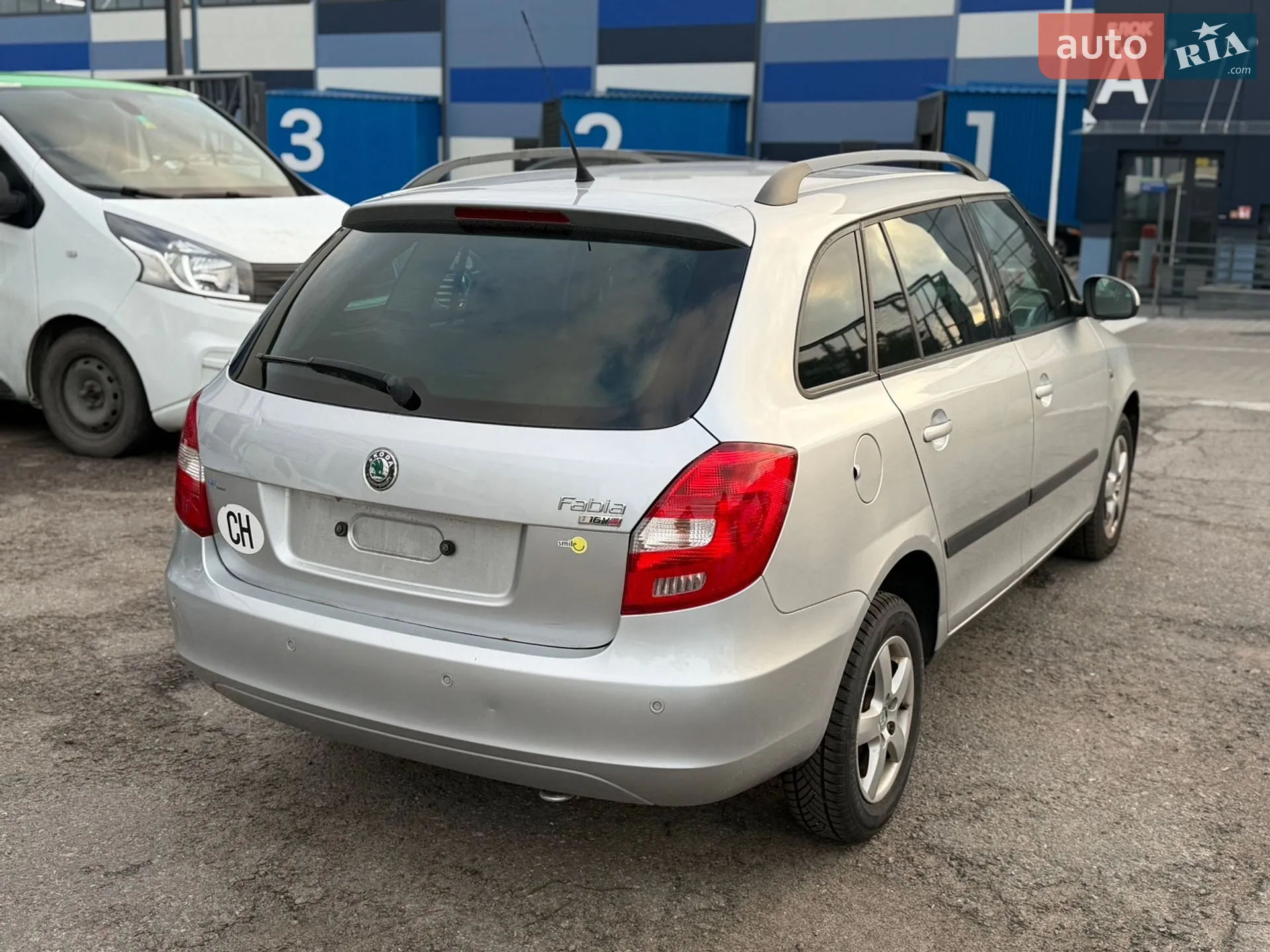 2010 Skoda Fabia - мініатюра 4