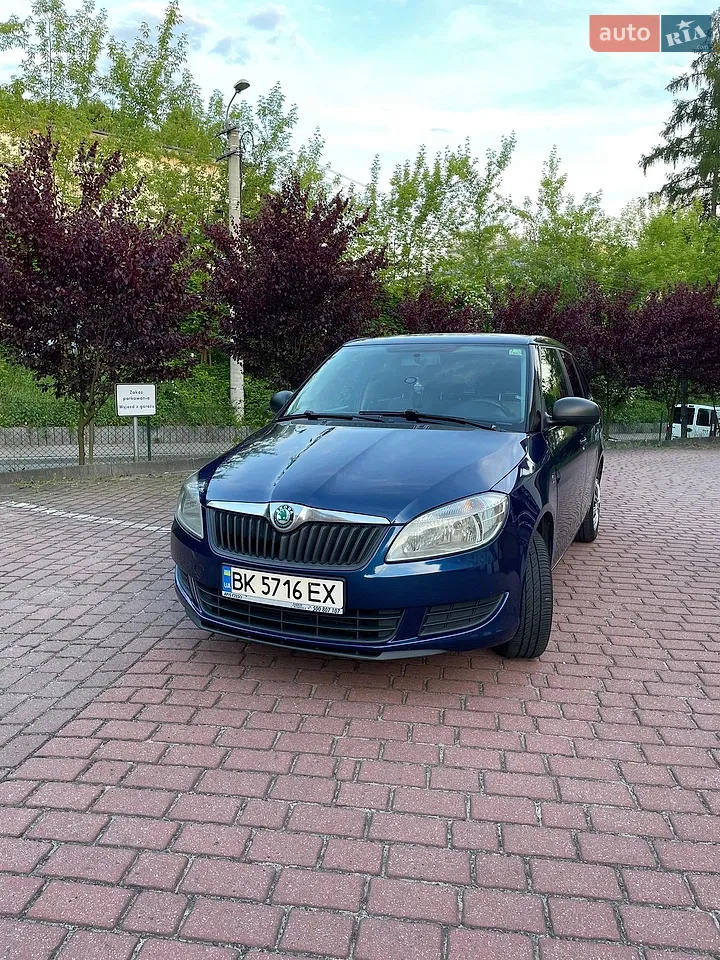 2011 Skoda Fabia - мініатюра 12