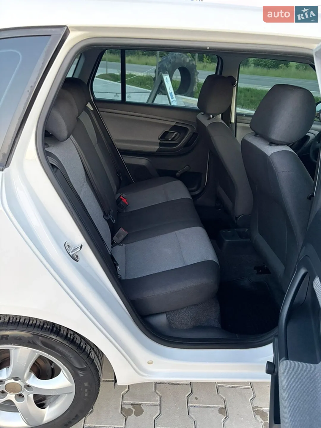 2012 Skoda Fabia - мініатюра 20