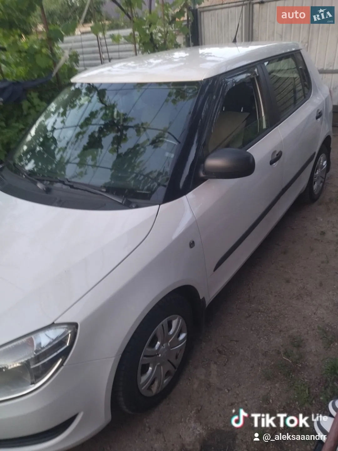 2010 Skoda Fabia - мініатюра 3