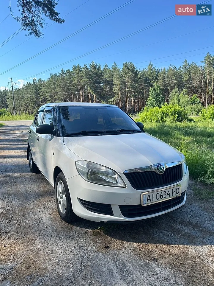 2011 Skoda Fabia - мініатюра 12