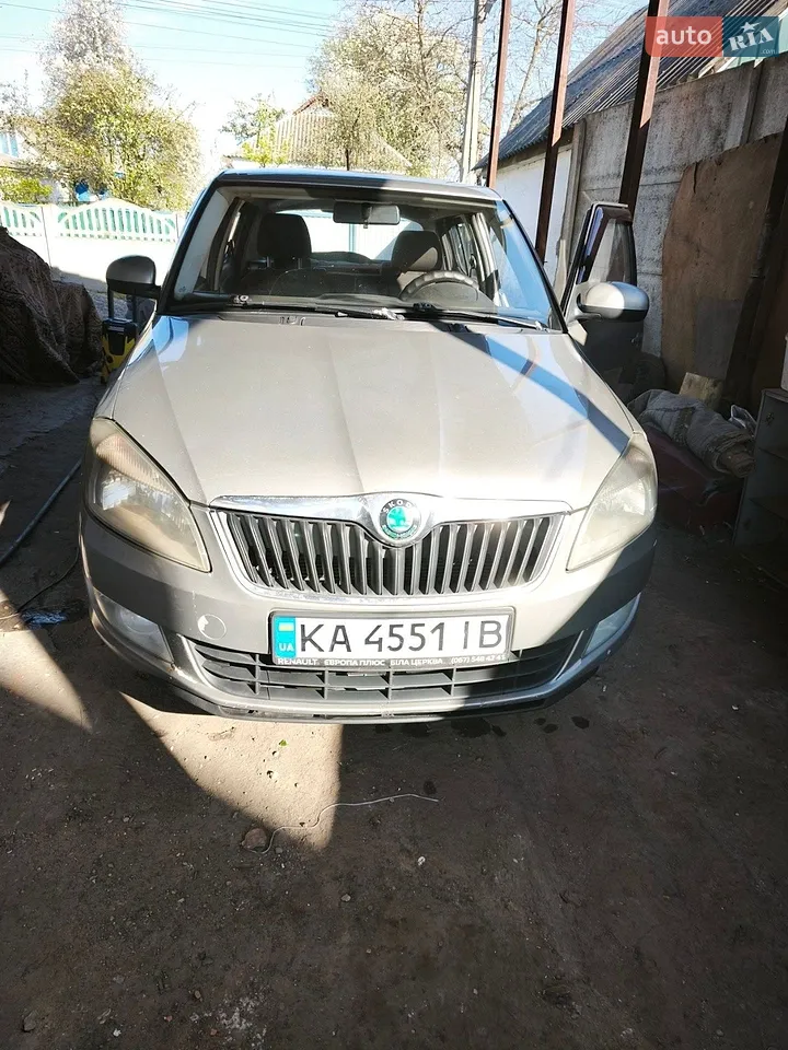 2013 Skoda Fabia - мініатюра 10