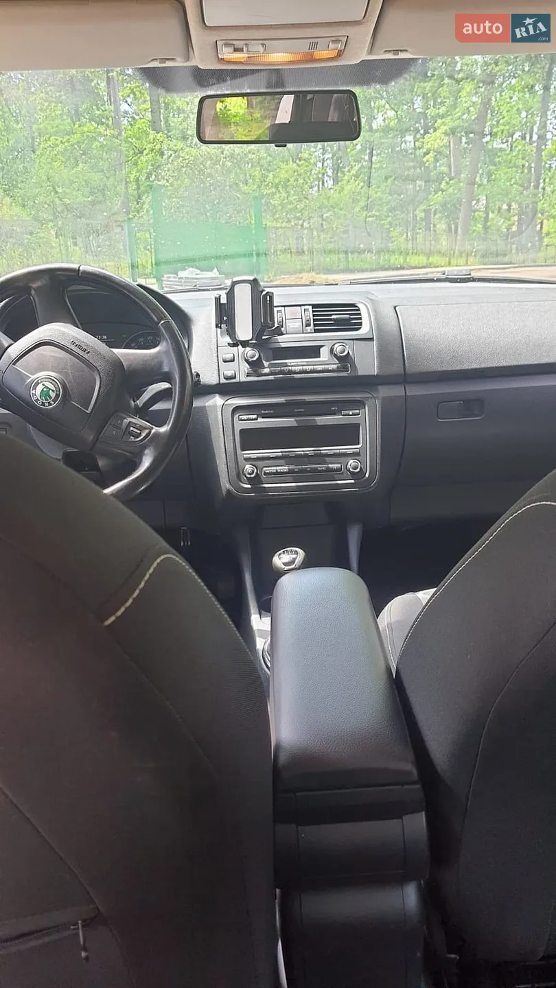 2010 Skoda Fabia - мініатюра 8