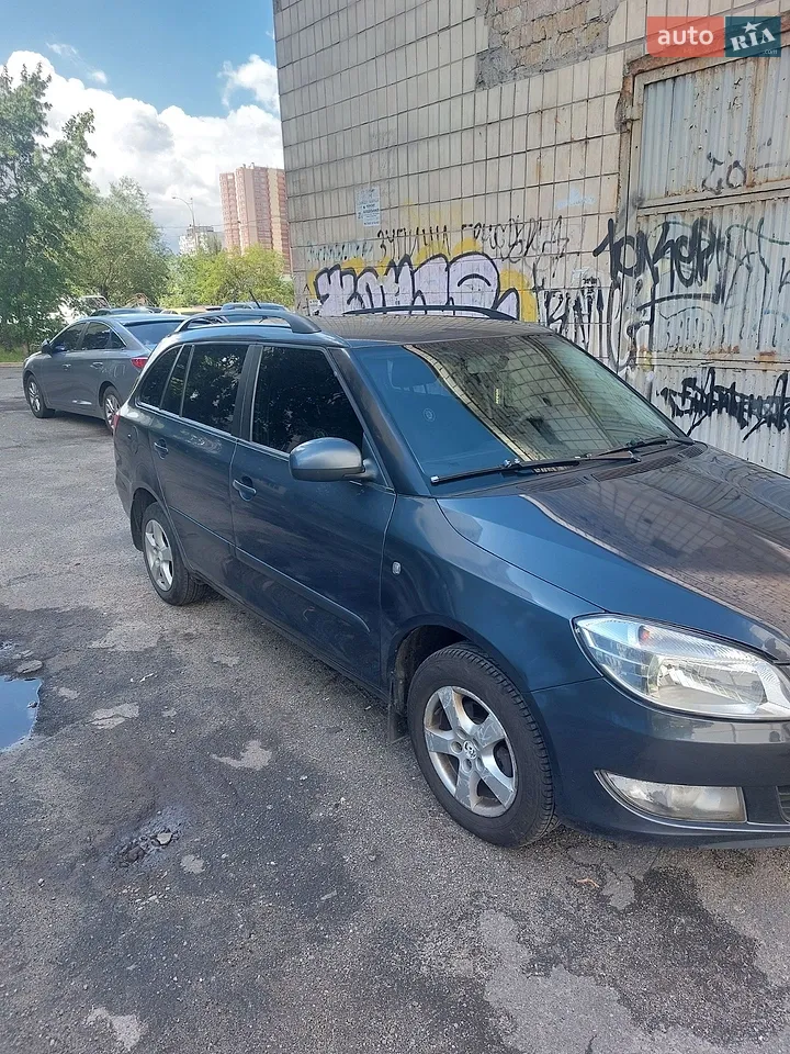2010 Skoda Fabia - мініатюра 13