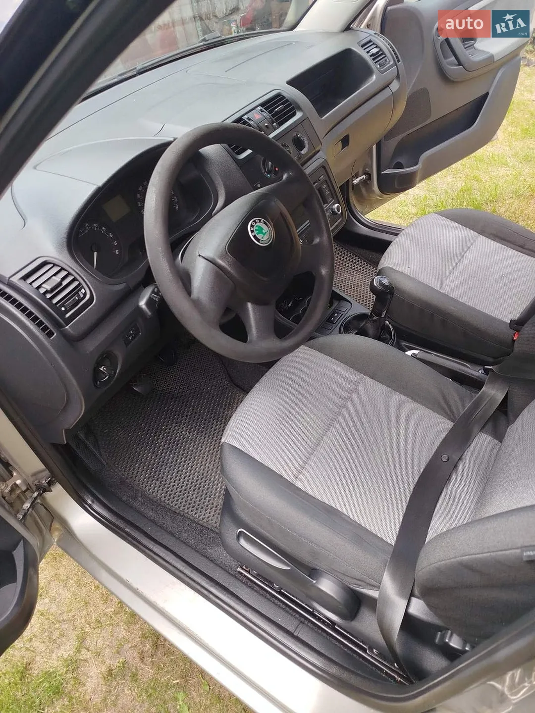 2010 Skoda Fabia - мініатюра 15