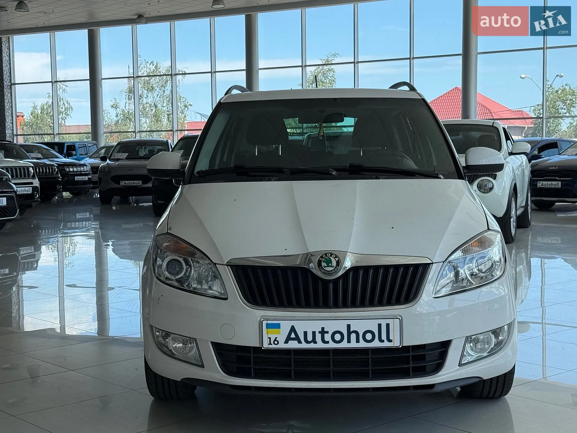 2011 Skoda Fabia - мініатюра 2