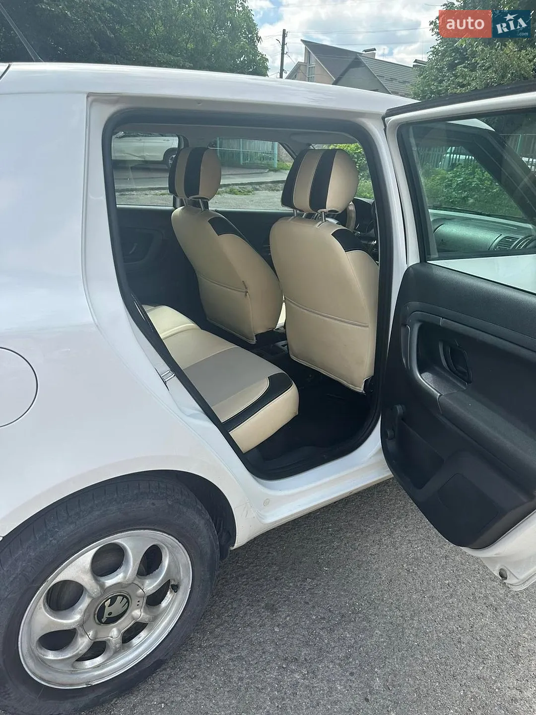 2014 Skoda Fabia - мініатюра 10