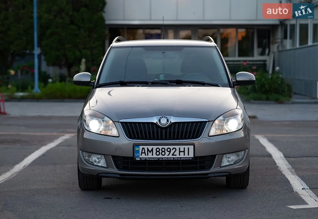 2010 Skoda Fabia - мініатюра 21