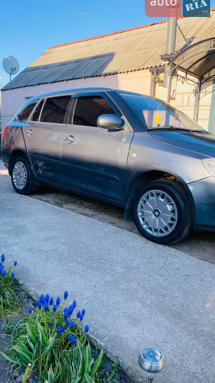 2010 Skoda Fabia - мініатюра 12