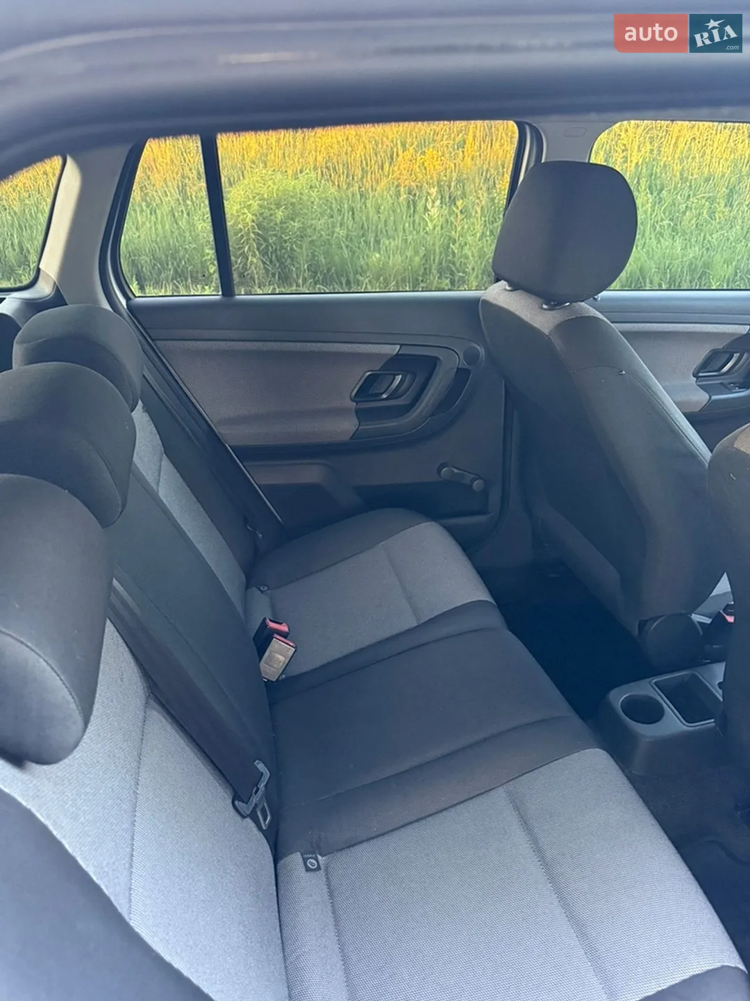 2011 Skoda Fabia - мініатюра 8