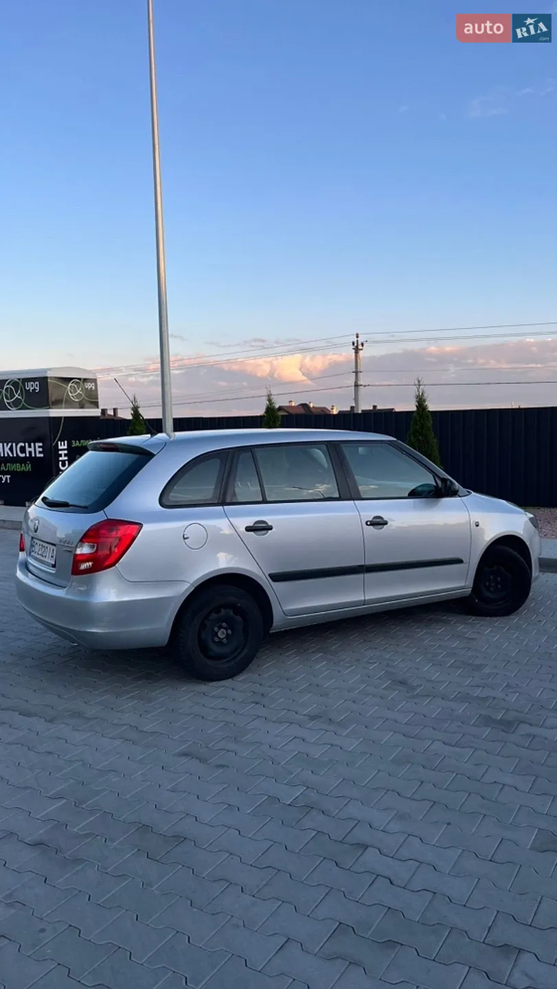 2011 Skoda Fabia - мініатюра 4