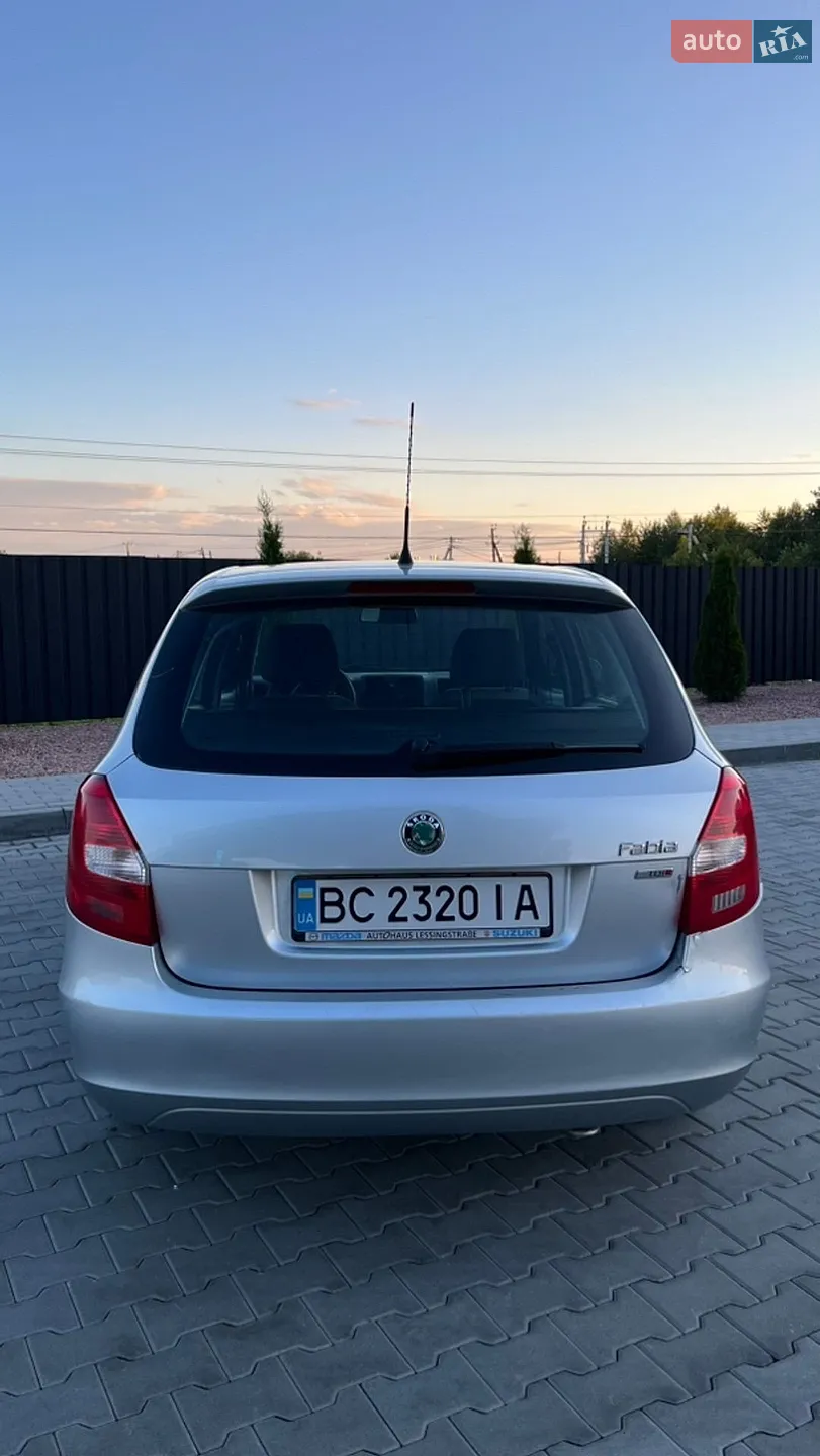 2011 Skoda Fabia - мініатюра 7