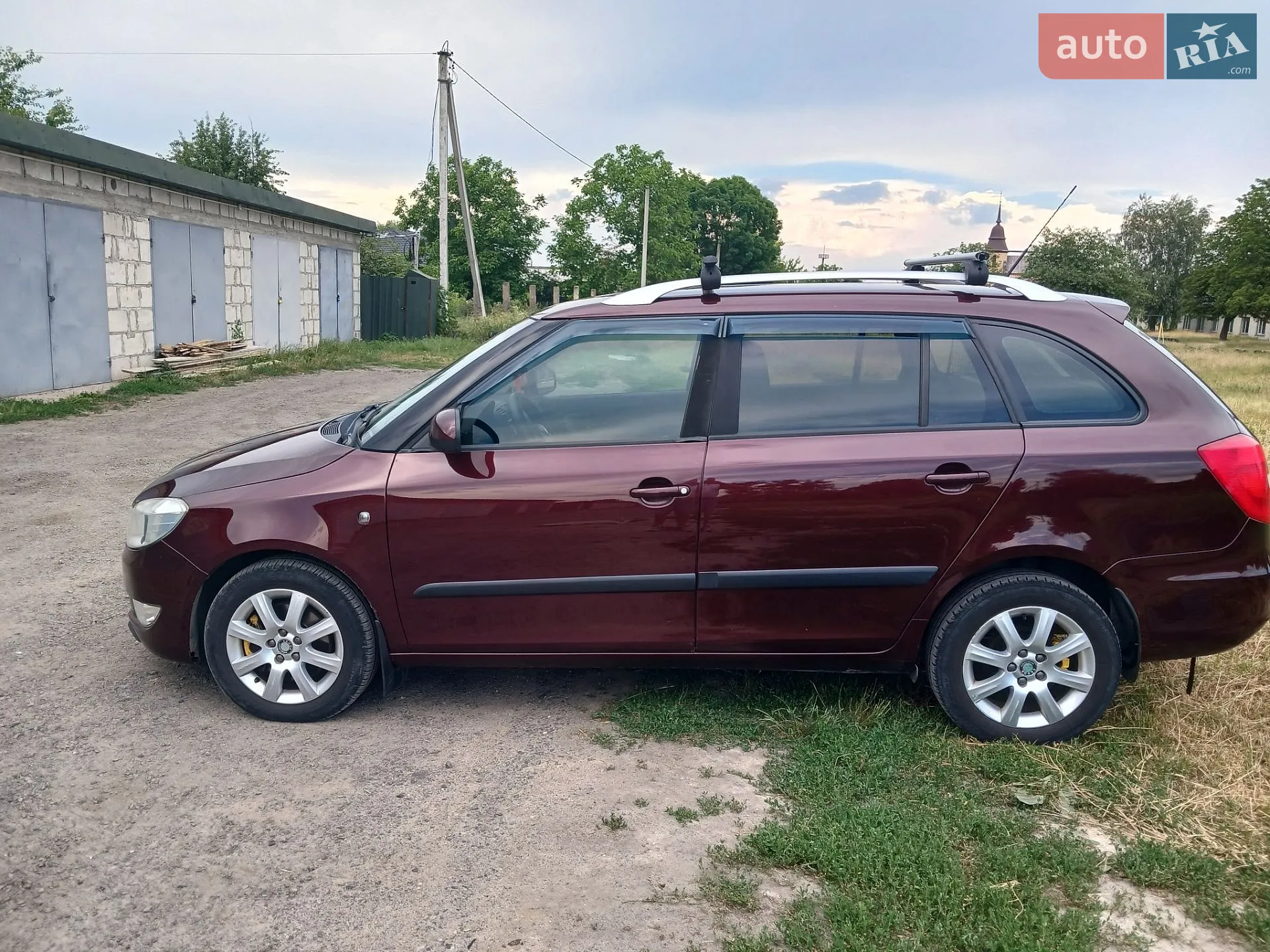 2011 Skoda Fabia - мініатюра 4