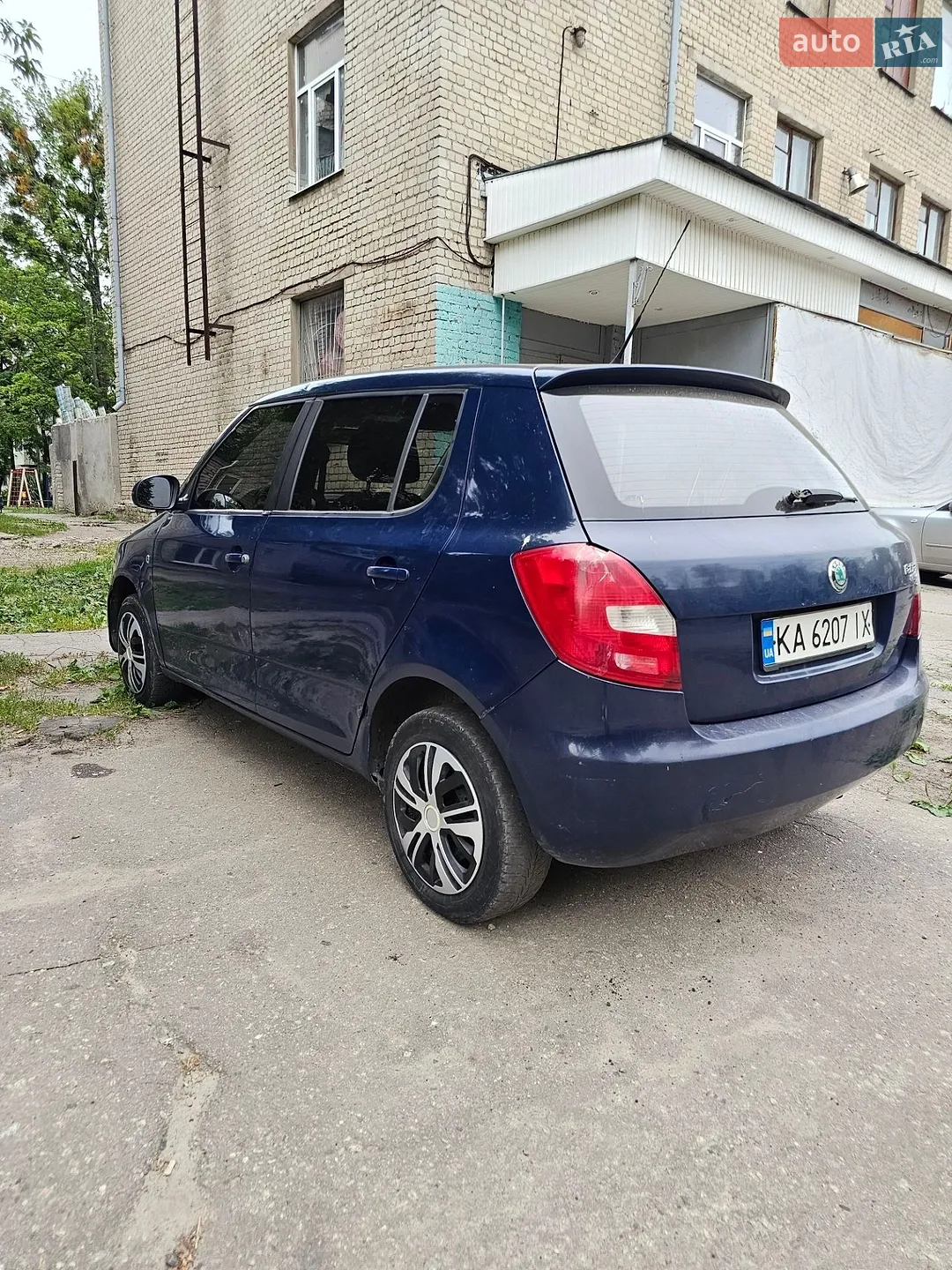 2010 Skoda Fabia - мініатюра 2