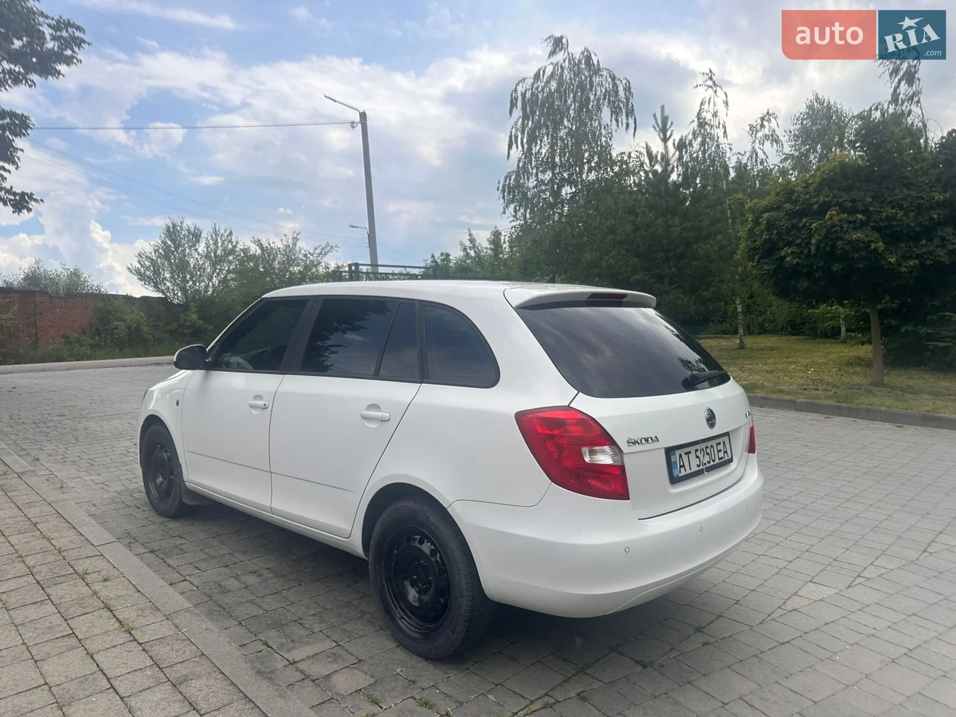 2014 Skoda Fabia - мініатюра 2