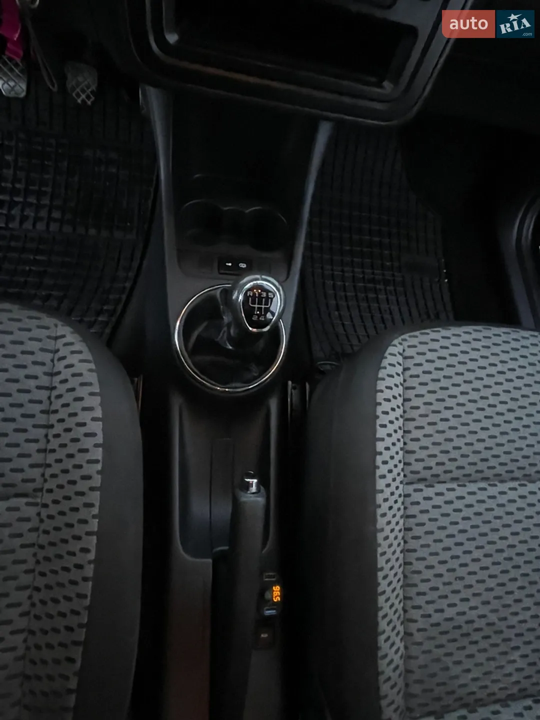 2010 Skoda Fabia - мініатюра 11