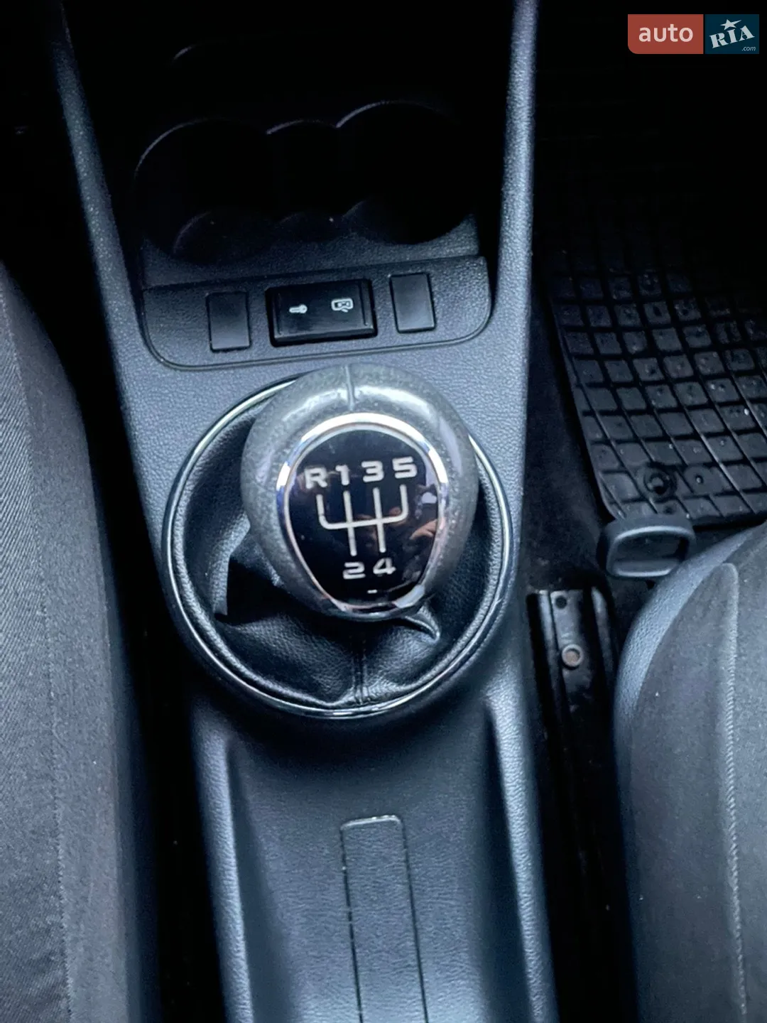 2010 Skoda Fabia - мініатюра 26