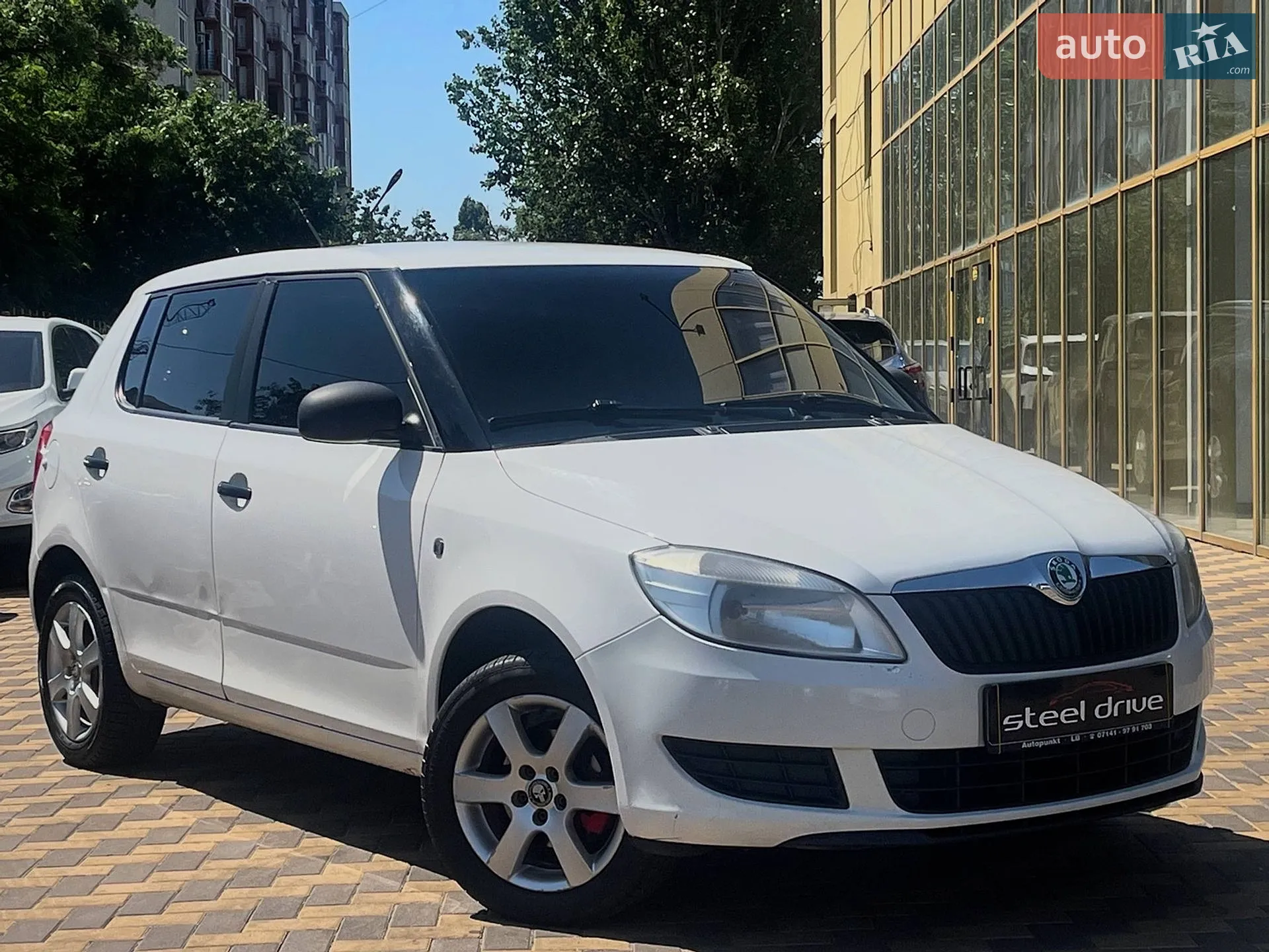 2010 Skoda Fabia - мініатюра 3