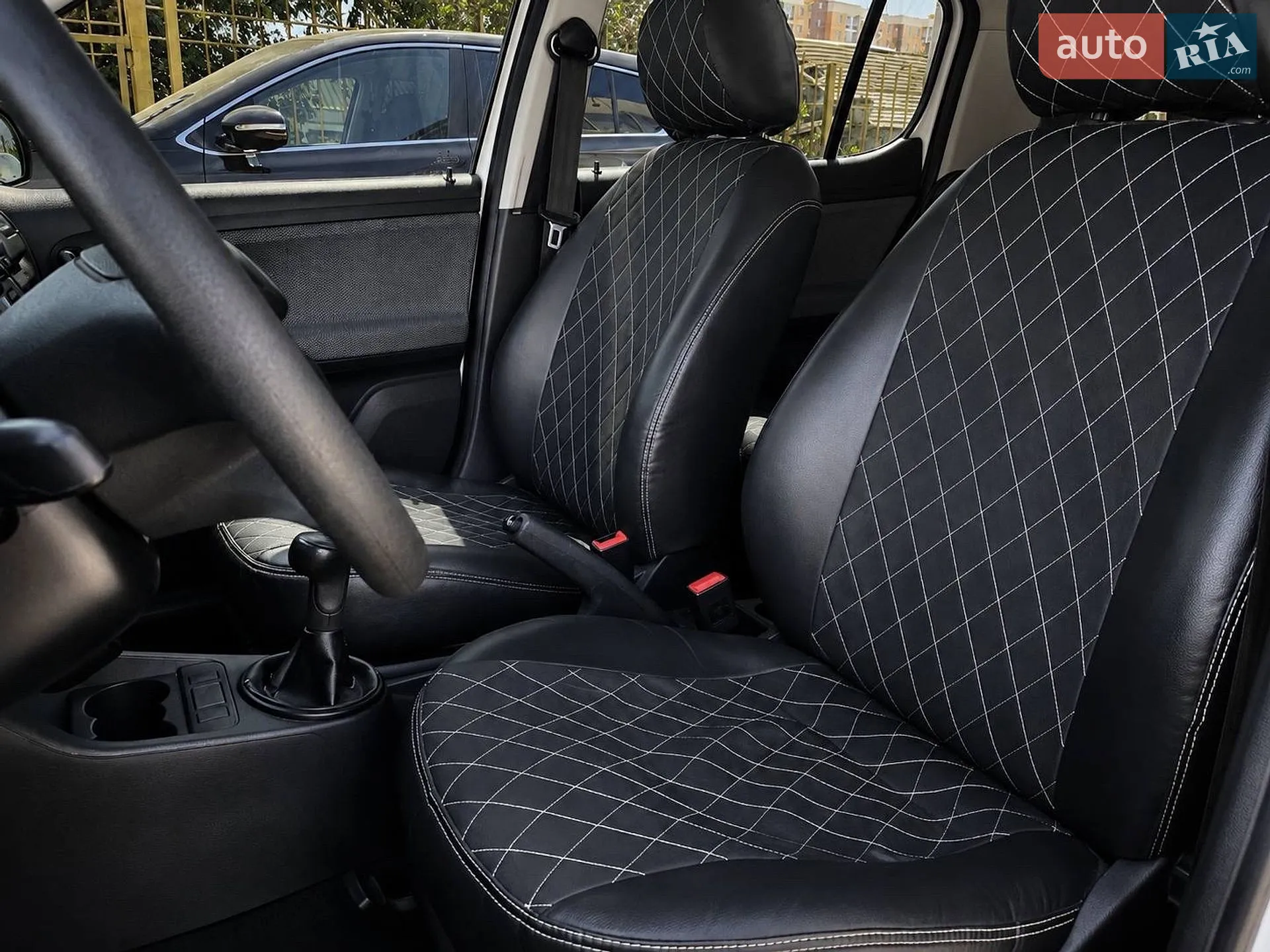 2010 Skoda Fabia - мініатюра 8