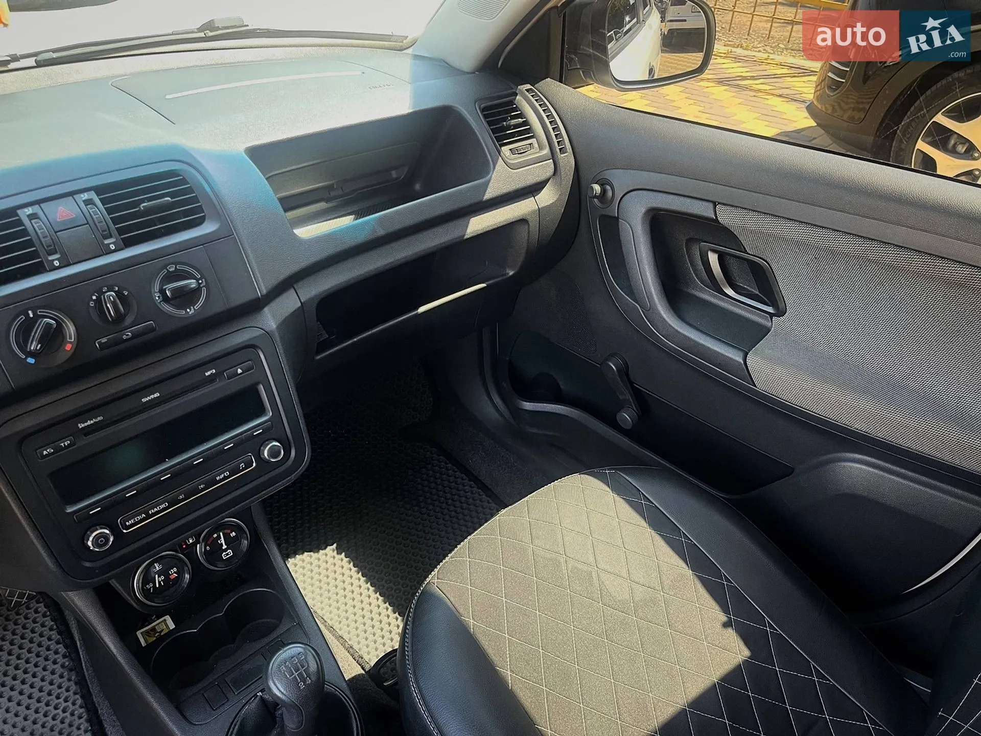 2010 Skoda Fabia - мініатюра 13