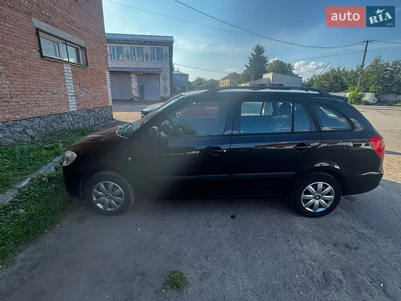 Skoda Fabia 2009 VIN TMBGC25J2A3014193 фото оголошення 2 з 41